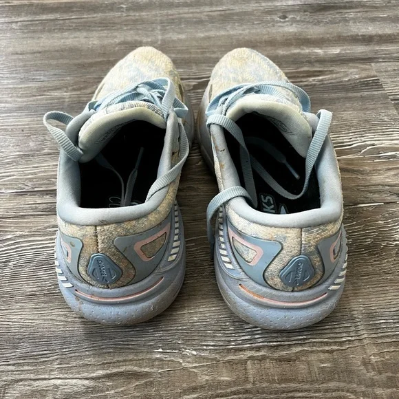 Brooks Adrenaline GTS 23 Running Shoes, 6.5, Low miles - Picture 2 of 5